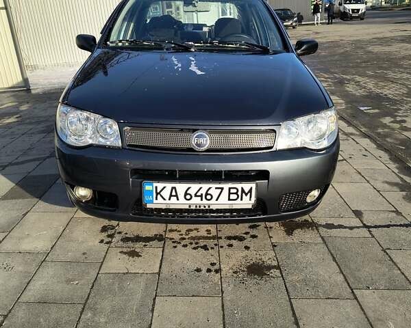 Серый Фиат Сиена, объемом двигателя 1.24 л и пробегом 150 тыс. км за 2500 $, фото 1 на Automoto.ua
