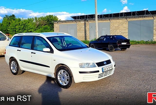 Белый Фиат Стило, объемом двигателя 1.6 л и пробегом 186 тыс. км за 4500 $, фото 1 на Automoto.ua