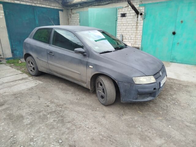 Чорний Фіат Стіло, об'ємом двигуна 1.9 л та пробігом 297 тис. км за 1500 $, фото 1 на Automoto.ua