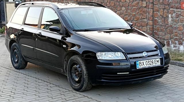 Черный Фиат Стило, объемом двигателя 1.6 л и пробегом 181 тыс. км за 4500 $, фото 1 на Automoto.ua