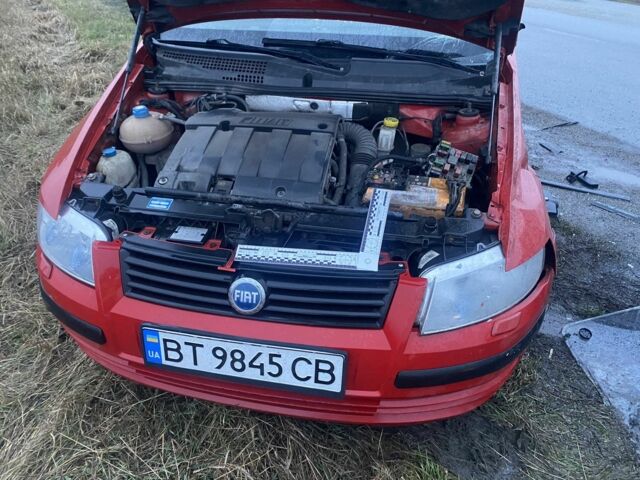 Червоний Фіат Стіло, об'ємом двигуна 1.6 л та пробігом 177 тис. км за 1300 $, фото 1 на Automoto.ua