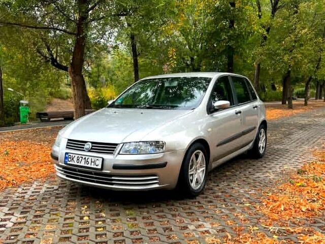Сірий Фіат Стіло, об'ємом двигуна 1.2 л та пробігом 200 тис. км за 3200 $, фото 1 на Automoto.ua