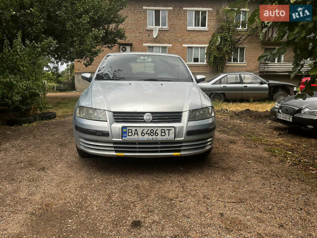 Серый Фиат Стило, объемом двигателя 1.9 л и пробегом 420 тыс. км за 2400 $, фото 1 на Automoto.ua