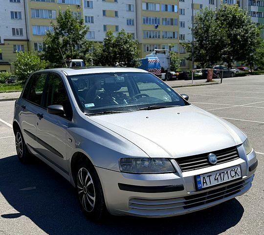 Сірий Фіат Стіло, об'ємом двигуна 1.6 л та пробігом 227 тис. км за 3500 $, фото 1 на Automoto.ua