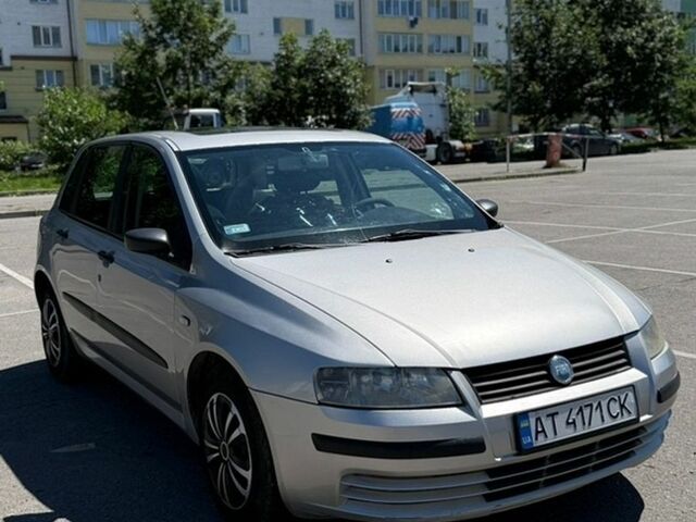 Серый Фиат Стило, объемом двигателя 1.6 л и пробегом 227 тыс. км за 3500 $, фото 1 на Automoto.ua