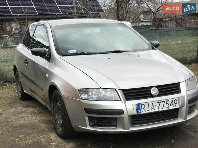 Серый Фиат Стило, объемом двигателя 1.9 л и пробегом 272 тыс. км за 1200 $, фото 1 на Automoto.ua