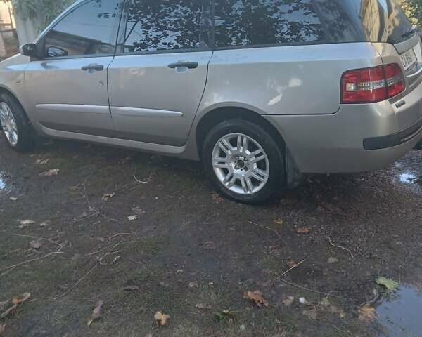 Серый Фиат Стило, объемом двигателя 1.91 л и пробегом 280 тыс. км за 3600 $, фото 1 на Automoto.ua