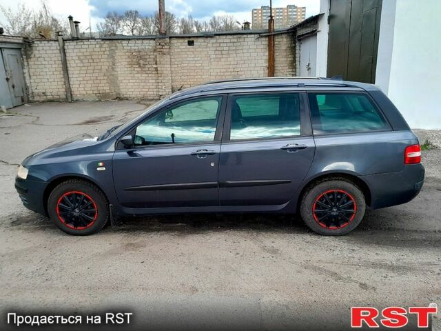 Серый Фиат Стило, объемом двигателя 1.6 л и пробегом 215 тыс. км за 4500 $, фото 1 на Automoto.ua