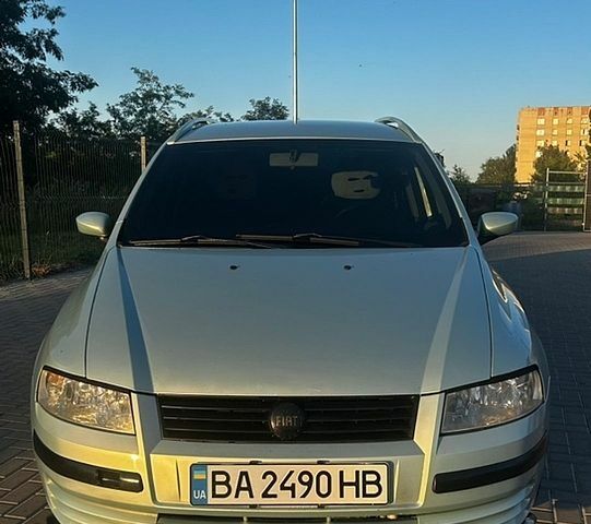 Сірий Фіат Стіло, об'ємом двигуна 1.6 л та пробігом 296 тис. км за 4000 $, фото 1 на Automoto.ua