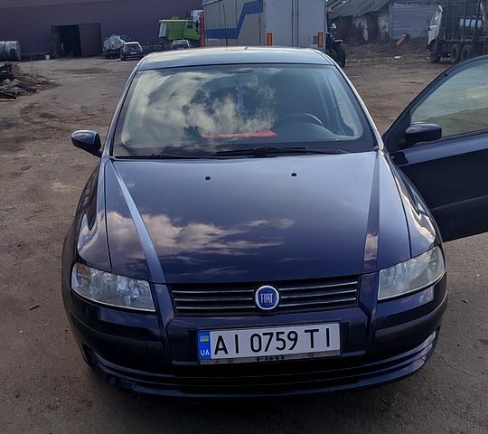 Синій Фіат Стіло, об'ємом двигуна 1.9 л та пробігом 376 тис. км за 2700 $, фото 1 на Automoto.ua