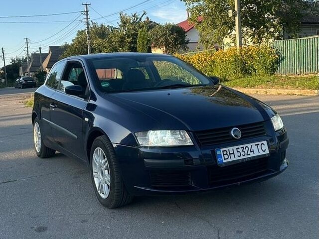 Синій Фіат Стіло, об'ємом двигуна 1.8 л та пробігом 200 тис. км за 2800 $, фото 1 на Automoto.ua