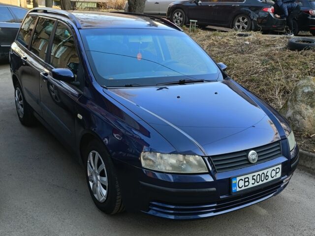 Синий Фиат Стило, объемом двигателя 1.6 л и пробегом 155 тыс. км за 3999 $, фото 1 на Automoto.ua