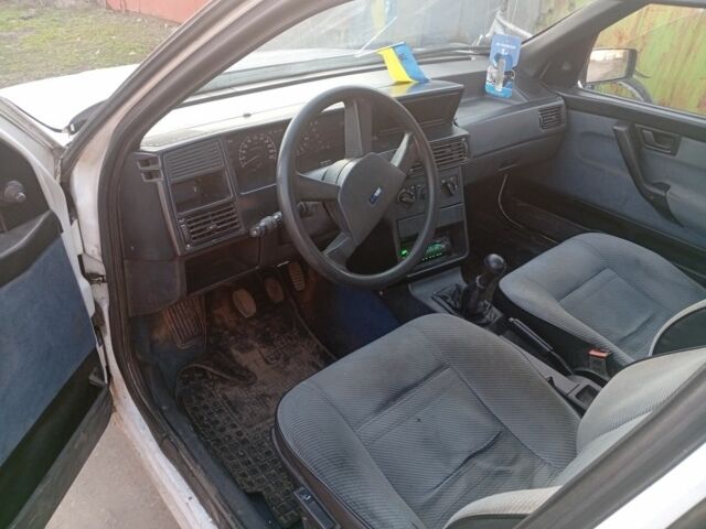 Белый Фиат Темпра, объемом двигателя 1.4 л и пробегом 300 тыс. км за 700 $, фото 1 на Automoto.ua