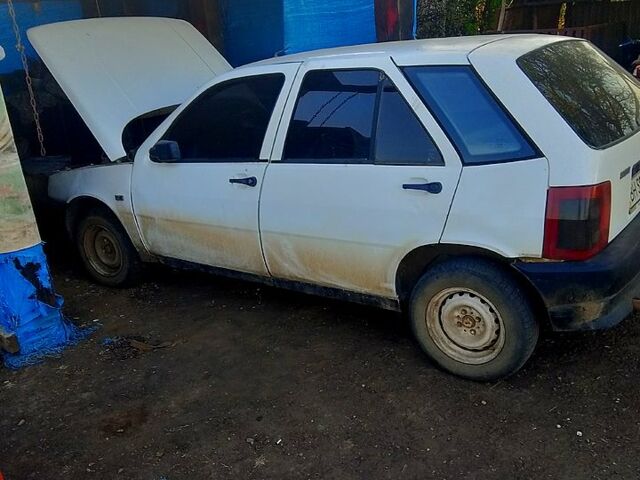 Белый Фиат Типо, объемом двигателя 1.4 л и пробегом 0 тыс. км за 850 $, фото 1 на Automoto.ua