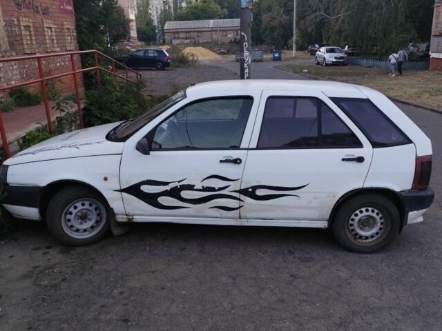 Белый Фиат Типо, объемом двигателя 1.6 л и пробегом 93 тыс. км за 972 $, фото 1 на Automoto.ua