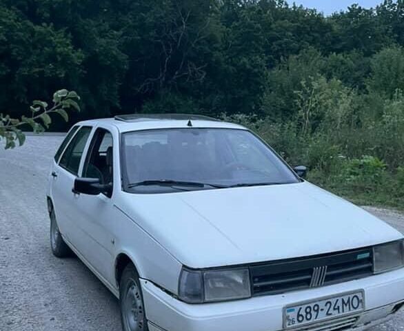 Білий Фіат Тіпо, об'ємом двигуна 0 л та пробігом 30 тис. км за 650 $, фото 1 на Automoto.ua