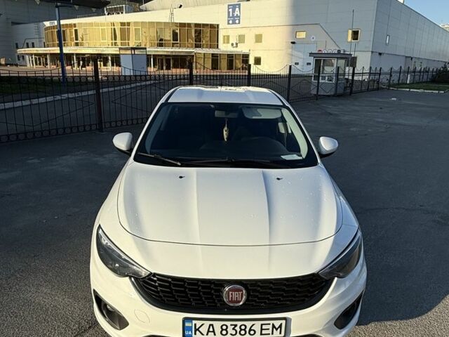 Белый Фиат Типо, объемом двигателя 1.4 л и пробегом 150 тыс. км за 8700 $, фото 1 на Automoto.ua