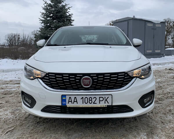 Білий Фіат Тіпо, об'ємом двигуна 1.6 л та пробігом 127 тис. км за 9500 $, фото 1 на Automoto.ua