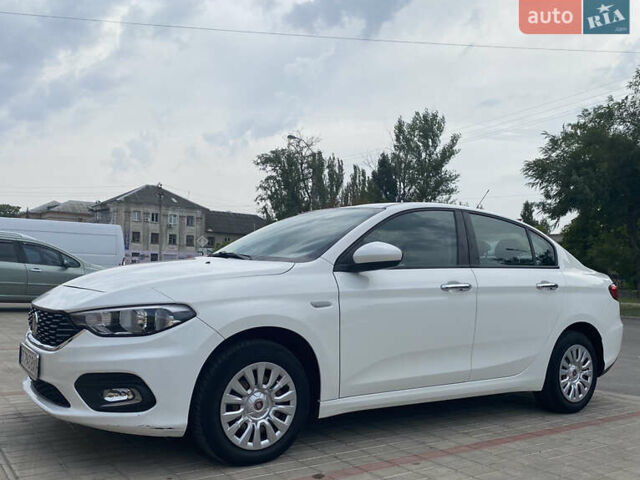 Белый Фиат Типо, объемом двигателя 1.4 л и пробегом 170 тыс. км за 9000 $, фото 1 на Automoto.ua