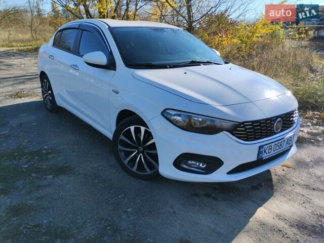 Білий Фіат Тіпо, об'ємом двигуна 1.37 л та пробігом 58 тис. км за 10700 $, фото 1 на Automoto.ua