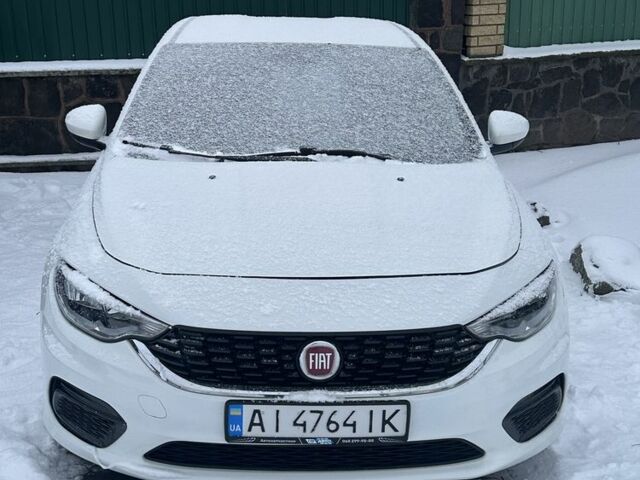 Білий Фіат Тіпо, об'ємом двигуна 1.4 л та пробігом 400 тис. км за 5200 $, фото 1 на Automoto.ua