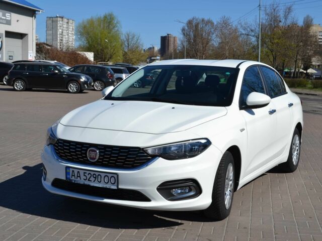 Белый Фиат Типо, объемом двигателя 1.4 л и пробегом 40 тыс. км за 9900 $, фото 1 на Automoto.ua