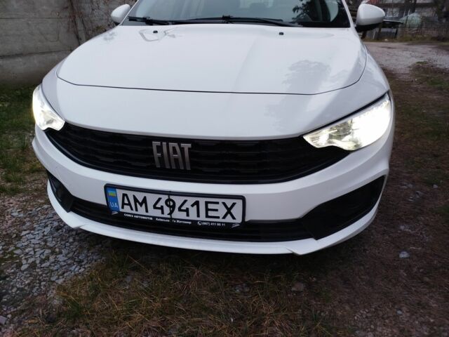 Белый Фиат Типо, объемом двигателя 1.4 л и пробегом 20 тыс. км за 12000 $, фото 1 на Automoto.ua