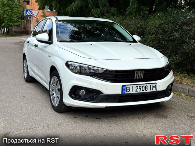 Белый Фиат Типо, объемом двигателя 1.4 л и пробегом 69 тыс. км за 10600 $, фото 1 на Automoto.ua