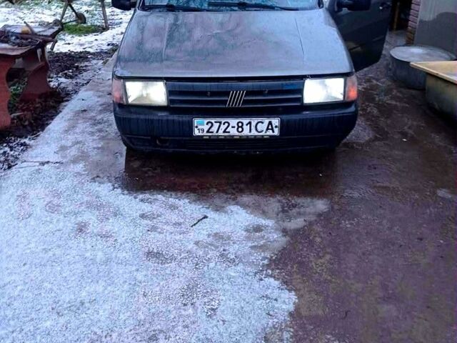 Бежевий Фіат Тіпо, об'ємом двигуна 1.4 л та пробігом 0 тис. км за 600 $, фото 1 на Automoto.ua