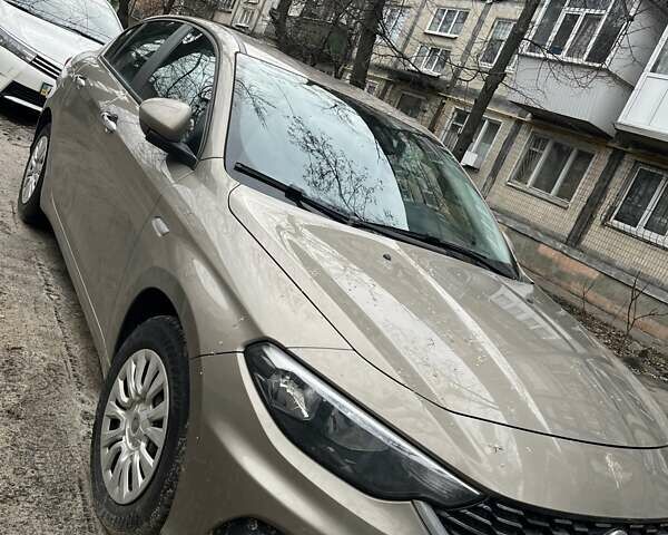 Бежевый Фиат Типо, объемом двигателя 1.37 л и пробегом 55 тыс. км за 10950 $, фото 1 на Automoto.ua