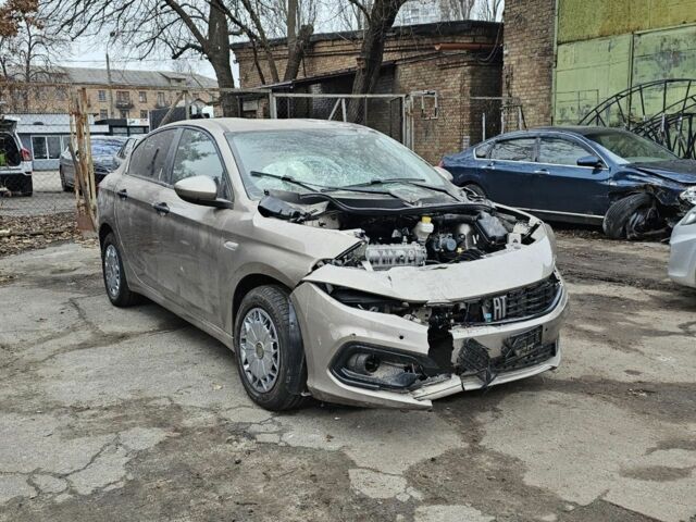 Бежевый Фиат Типо, объемом двигателя 1.4 л и пробегом 17 тыс. км за 2600 $, фото 1 на Automoto.ua