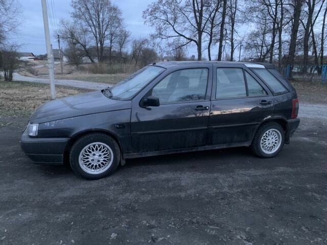 Черный Фиат Типо, объемом двигателя 1.8 л и пробегом 250 тыс. км за 1650 $, фото 1 на Automoto.ua