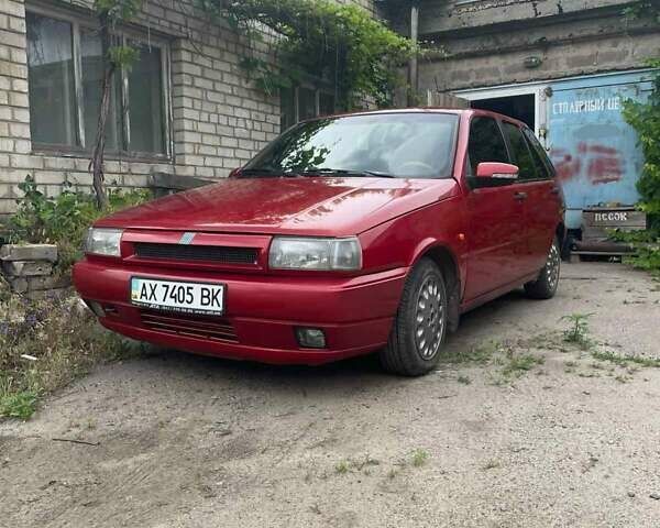 Красный Фиат Типо, объемом двигателя 1.4 л и пробегом 290 тыс. км за 1700 $, фото 1 на Automoto.ua