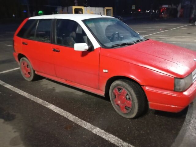 Червоний Фіат Тіпо, об'ємом двигуна 0 л та пробігом 300 тис. км за 449 $, фото 1 на Automoto.ua