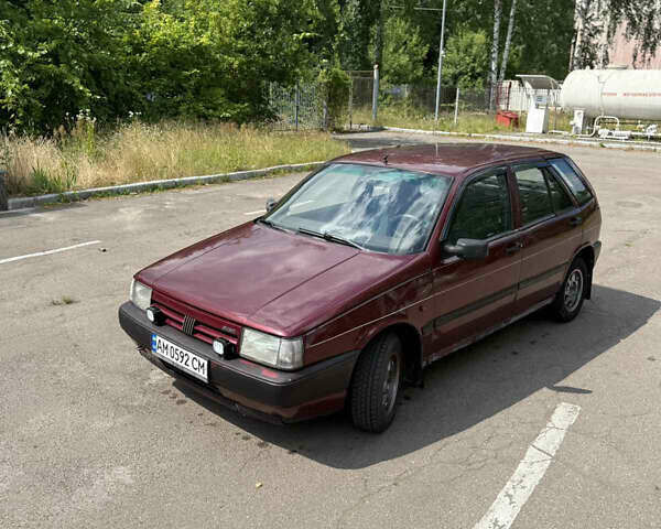 Красный Фиат Типо, объемом двигателя 1.4 л и пробегом 200 тыс. км за 850 $, фото 1 на Automoto.ua