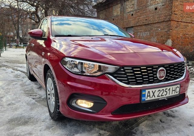 Червоний Фіат Тіпо, об'ємом двигуна 1.6 л та пробігом 71 тис. км за 10300 $, фото 1 на Automoto.ua