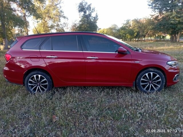 Червоний Фіат Тіпо, об'ємом двигуна 1.6 л та пробігом 192 тис. км за 12300 $, фото 1 на Automoto.ua