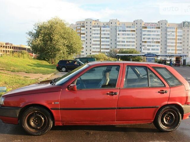 Червоний Фіат Тіпо, об'ємом двигуна 1.6 л та пробігом 240 тис. км за 2500 $, фото 1 на Automoto.ua