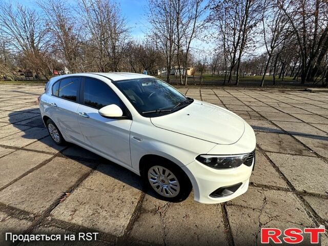 Фиат Типо, объемом двигателя 1.4 л и пробегом 28 тыс. км за 10500 $, фото 1 на Automoto.ua