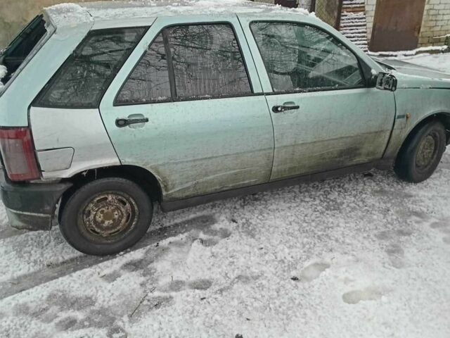 Сірий Фіат Тіпо, об'ємом двигуна 1.6 л та пробігом 100 тис. км за 300 $, фото 1 на Automoto.ua