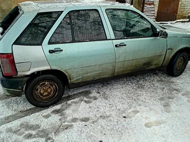 Сірий Фіат Тіпо, об'ємом двигуна 1.6 л та пробігом 100 тис. км за 300 $, фото 1 на Automoto.ua