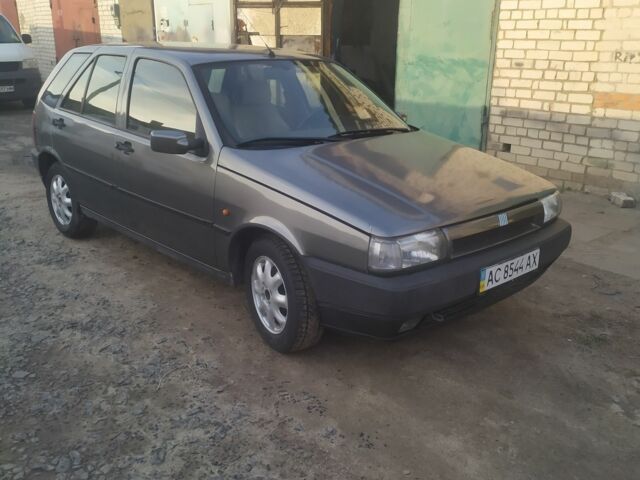 Серый Фиат Типо, объемом двигателя 1.4 л и пробегом 300 тыс. км за 1500 $, фото 1 на Automoto.ua