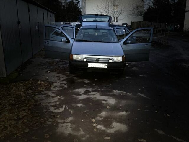 Серый Фиат Типо, объемом двигателя 1.4 л и пробегом 412 тыс. км за 1000 $, фото 1 на Automoto.ua