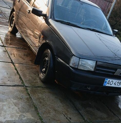 Серый Фиат Типо, объемом двигателя 1.1 л и пробегом 280 тыс. км за 1100 $, фото 1 на Automoto.ua