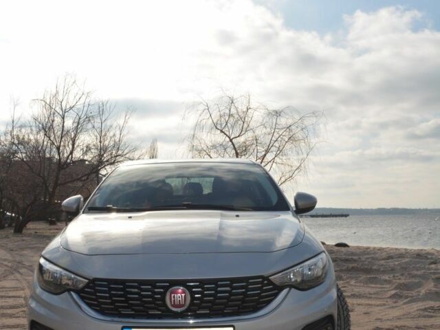 Сірий Фіат Тіпо, об'ємом двигуна 1.4 л та пробігом 38 тис. км за 9999 $, фото 1 на Automoto.ua