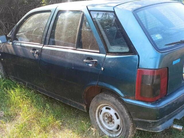 Зелений Фіат Тіпо, об'ємом двигуна 1.4 л та пробігом 1 тис. км за 500 $, фото 1 на Automoto.ua