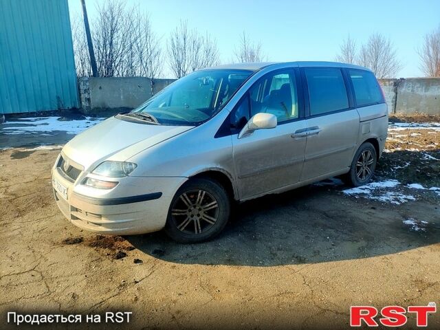 Серый Фиат Улиси, объемом двигателя 22 л и пробегом 348 тыс. км за 2499 $, фото 1 на Automoto.ua