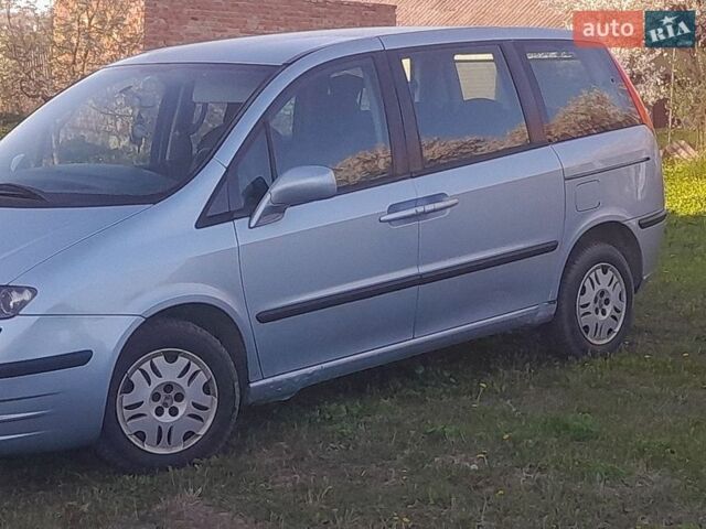 Серый Фиат Улиси, объемом двигателя 2 л и пробегом 280 тыс. км за 3800 $, фото 1 на Automoto.ua