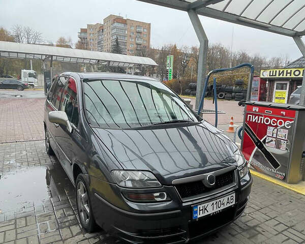 Серый Фиат Улиси, объемом двигателя 2.18 л и пробегом 260 тыс. км за 5900 $, фото 1 на Automoto.ua