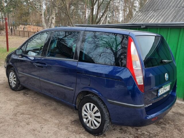 Синий Фиат Улиси, объемом двигателя 2.2 л и пробегом 300 тыс. км за 4900 $, фото 1 на Automoto.ua